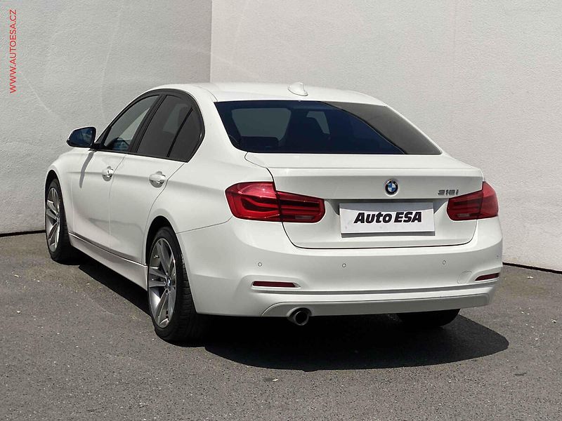 BMW Řada 3 (2018) 1.5i 318i, ČR, Advantage - fotka 6 z 18