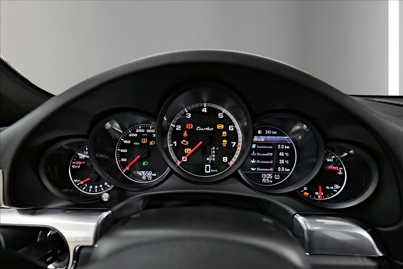 Porsche 911 Turbo / BURMESTER /CHL.SED - fotka 16 z 25