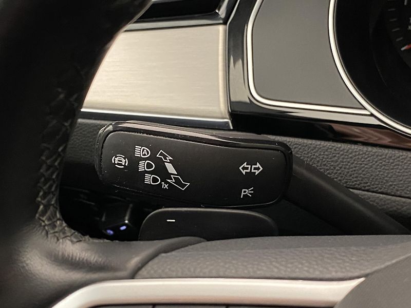 Volkswagen Passat VARIANT 2.0TDI DSG R-LINE CZ - fotka 21 z 55