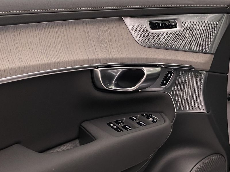 Volvo XC90 (2025) T8 AWD Plug-in BRIGHT PLUS 7m - fotka 28 z 76