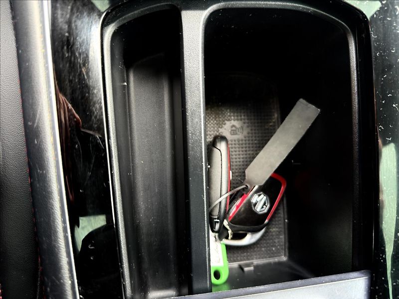 MG EHS 1,5 PHEV LUXURY - fotka 17 z 31