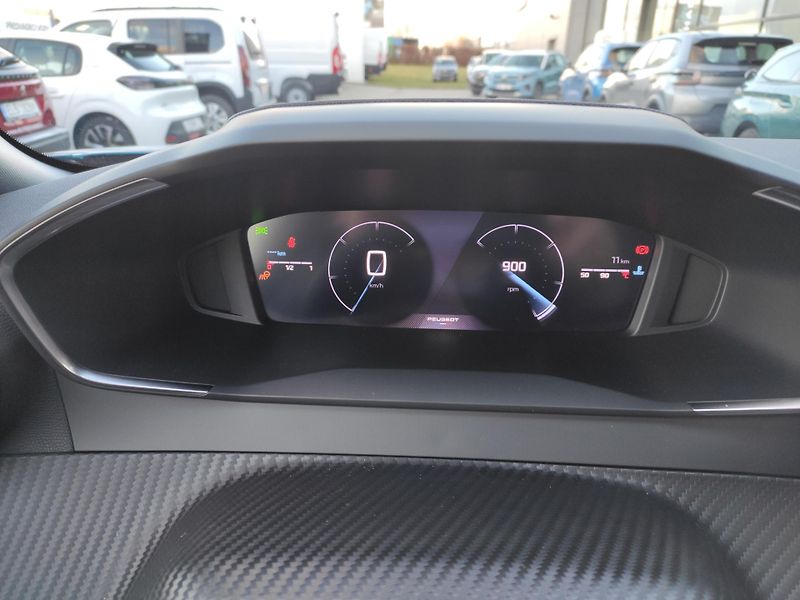 Peugeot 2008 (2026) ALLURE 1.2 100k MAN6 2x kamera - fotka 17 z 23