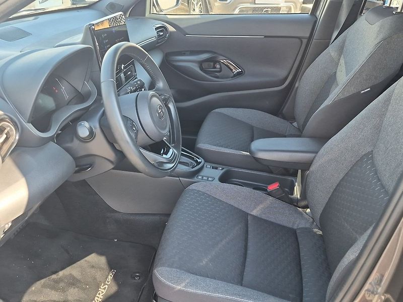 Toyota Yaris Cross 1,5 HEV FWD Style - fotka 9 z 25