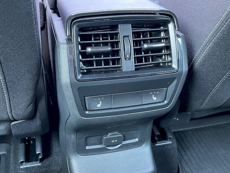 Škoda Karoq (2024) 2.0 TSI 140kW SportLine DSG 4x - fotka 24 z 35