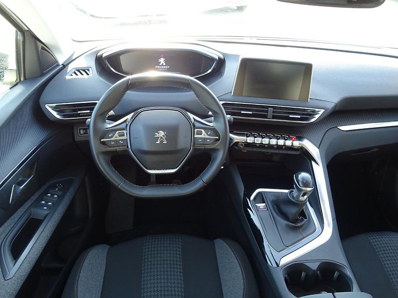Peugeot 3008 (2017) ACTIVE 1.6 BlueHDi 120k MAN6 - fotka 22 z 47
