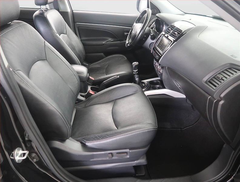 Peugeot 4008 (2012) 1.8 HDI, 4X4, Navi, Xenony - fotka 9 z 14