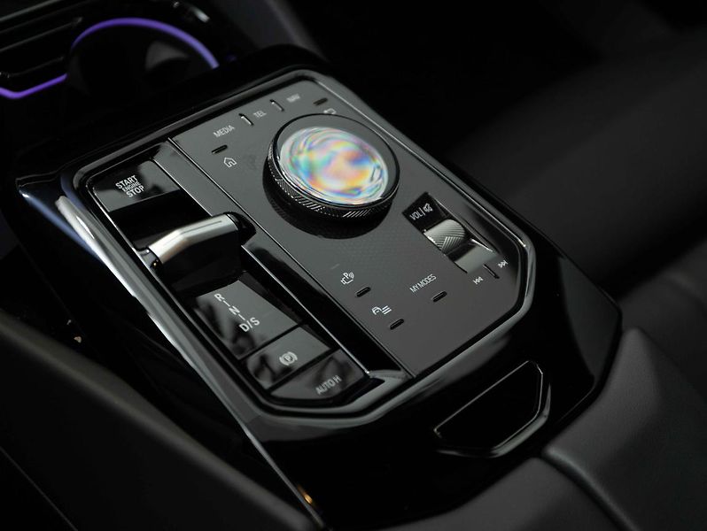 BMW Řada 5 540d xDrive Touring - fotka 17 z 22