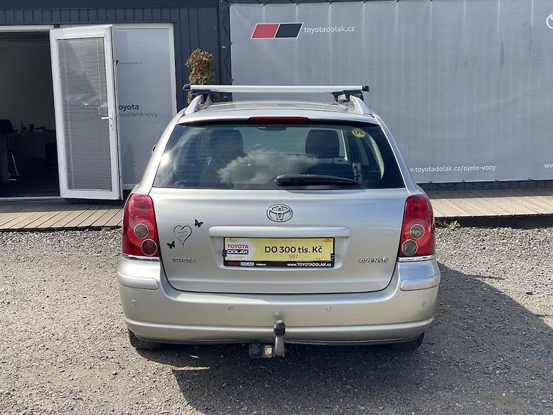 Toyota Avensis 1.8iLPG, manual,tažné,nová STK - fotka 6 z 16
