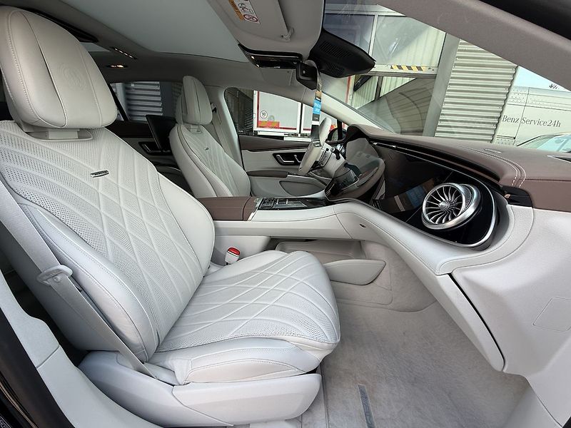 Mercedes-Benz EQS 53 4MATIC+ Electric Art Editio - fotka 10 z 48