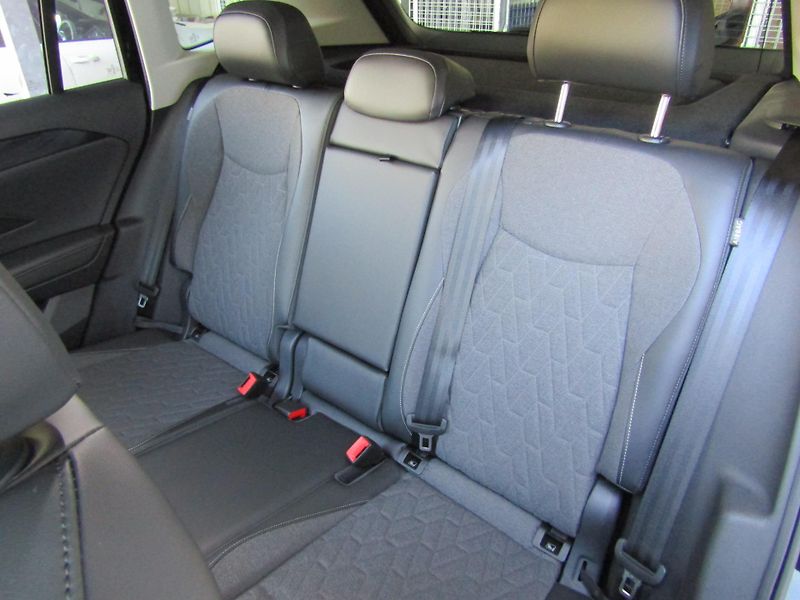 Volkswagen Tiguan (2025) People 1,5 eTSI 110 kW mHEV - fotka 23 z 30