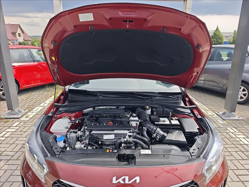 Kia XCeed 1,6 T-GDI 132kW 7DCT automat - fotka 19 z 21