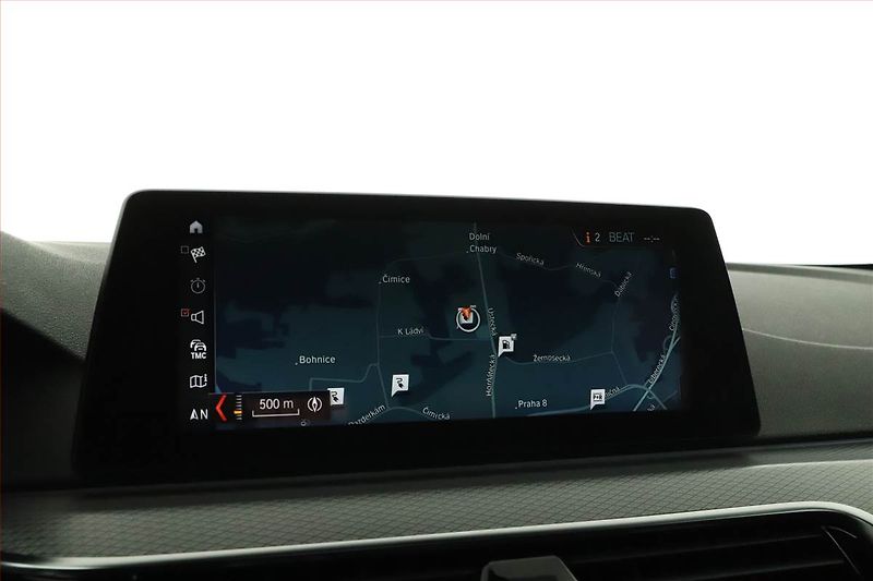 BMW Řada 5 (2018) 530e iPerformance - fotka 15 z 20