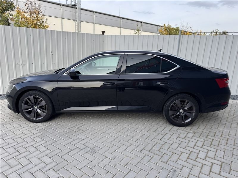 Škoda Superb 1,6 TDI Navi TZ park. kamera - fotka 4 z 50