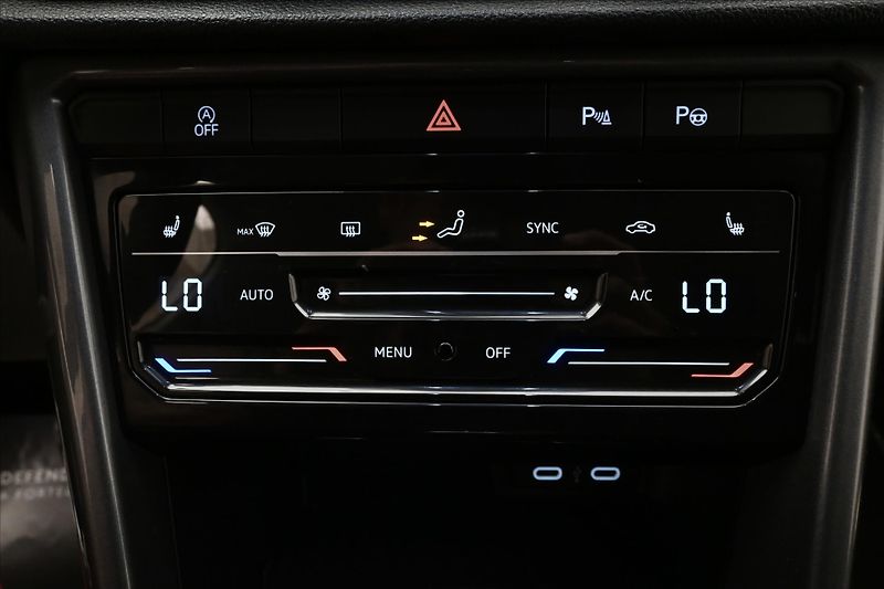 Volkswagen T-Roc 2,0 TDI 110kW DSG Style Plus Z - fotka 20 z 31