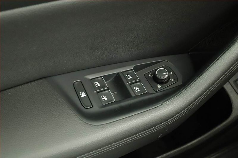 Volkswagen Passat (2017) Alltrack 2.0 BiTDI, 4X4 - fotka 17 z 18