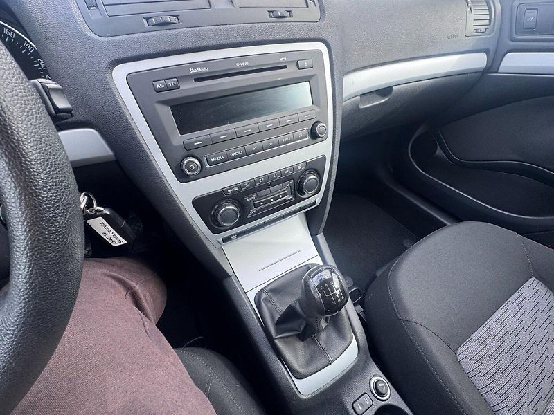 Škoda Octavia (2009) 1,4 TSI 90 KW KOLA KILOMETRY - fotka 26 z 50