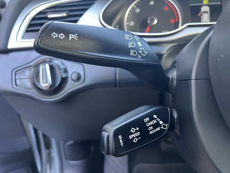 Audi A4 Avant 3.0TDi V6 180kw QUATTRO S-LINE - fotka 17 z 44