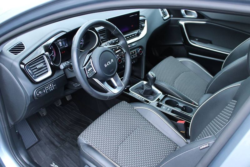 Kia XCeed (2023) 1.5 T-GDI 117kW manuál - fotka 11 z 32