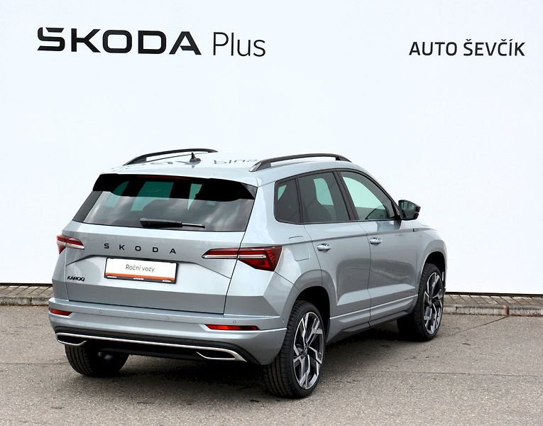 Škoda Karoq (2026) SportLine 1,5 TSI 110 kW 7 AP - fotka 2 z 22