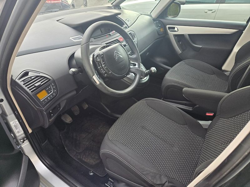 Citroën Grand C4 Picasso (2013) 1.6 HDI 7 míst, rozvody - fotka 12 z 31