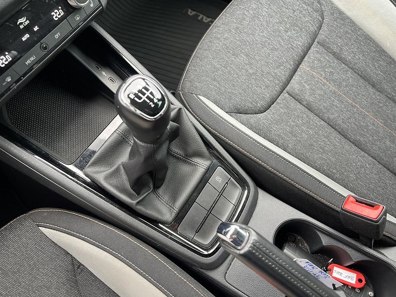 Škoda Scala (2022) 1,5TSi 110kW STYLE - fotka 20 z 38