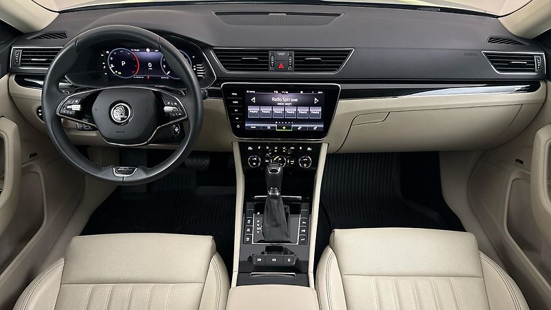Škoda Superb 2.0 TDI L&K DSG 4x4 - fotka 8 z 35