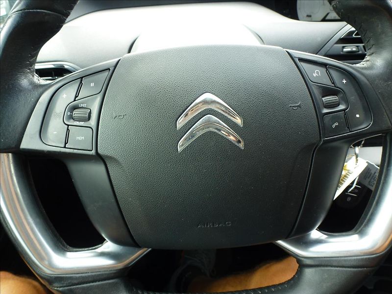 Citroën Grand C4 Picasso 1,2 PureTech 130HP Turbo 6MAN - fotka 35 z 51