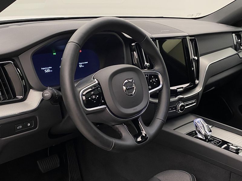 Volvo XC60 T6 AWD RECHARGE DARK PLUS AUT - fotka 19 z 63