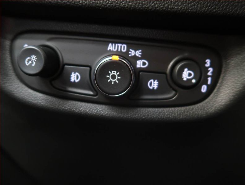 Opel Insignia (2021) 2.0 CDTI, Automat, Serv.kniha - fotka 18 z 22