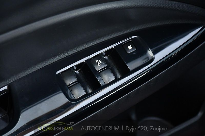 Mitsubishi Space Star 1.2i VÝHŘEV  - fotka 25 z 44