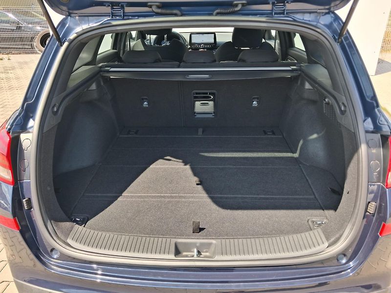 Hyundai i30 1.5 T-GDI MHEV DCT N-Line - fotka 10 z 24