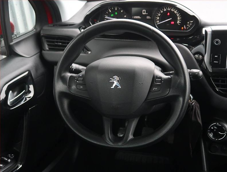 Peugeot 208 (2016) 1.6 BlueHDi, Tempomat - fotka 14 z 21