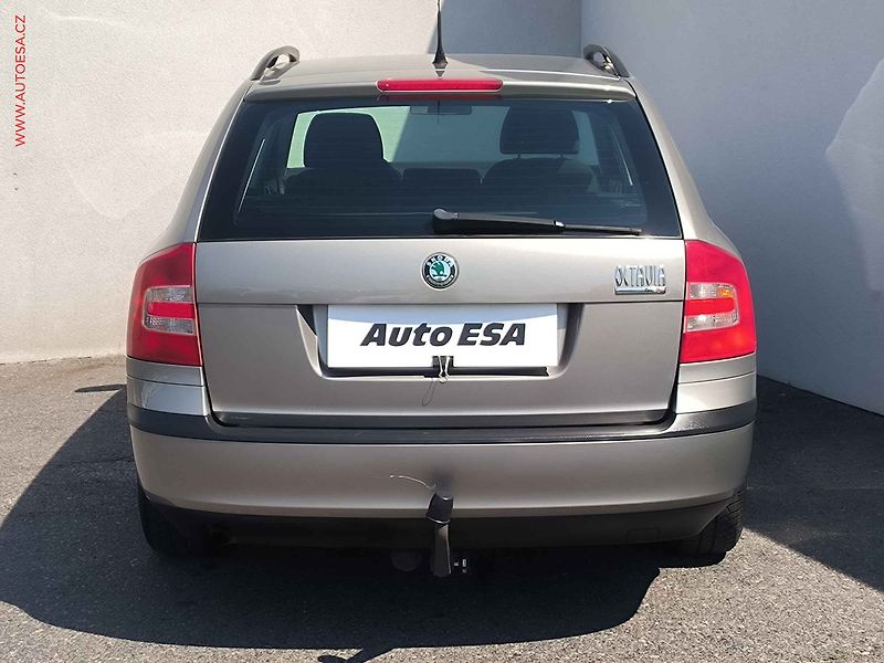 Škoda Octavia (2008) 1.6 MPi, Ambiente, TZ, +kola - fotka 5 z 15