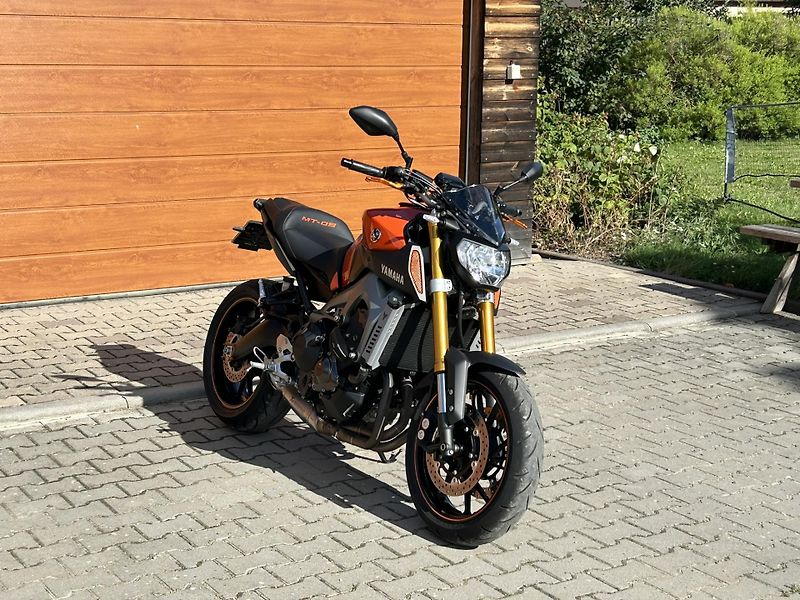 Yamaha MT-09 TOP – 10 920 Km – AKRAPOVIČ - fotka 3 z 11