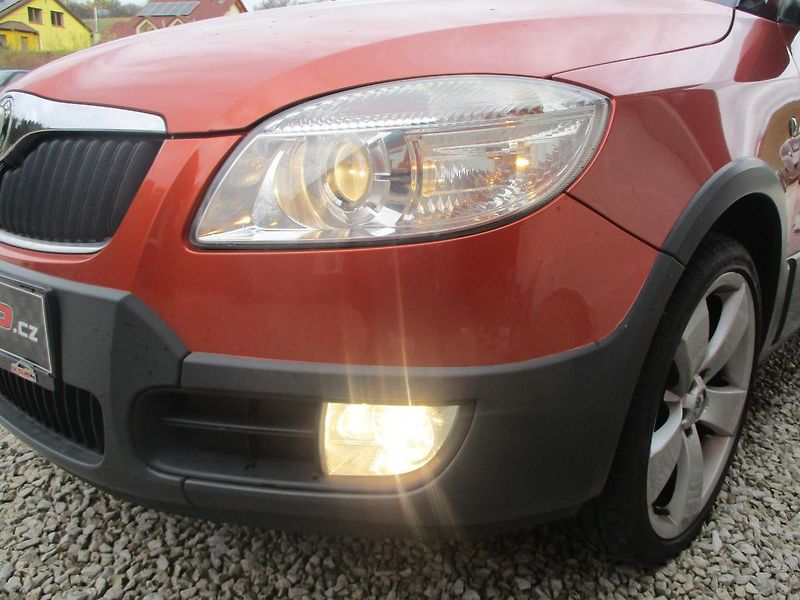 Škoda Fabia 1.6i SCOUT - fotka 28 z 32