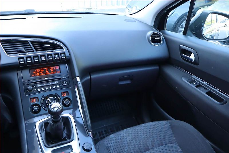 Peugeot 3008 (2009) 1.6 HDi, Tempomat - fotka 8 z 21