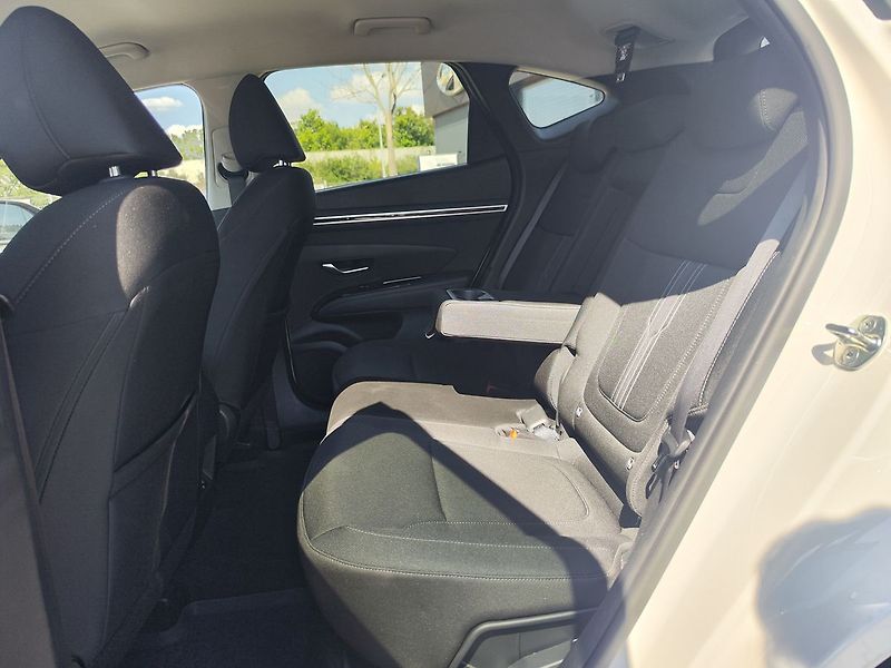 Hyundai Tucson 1.6 T-GDI/110kW Smart Navi - fotka 11 z 30