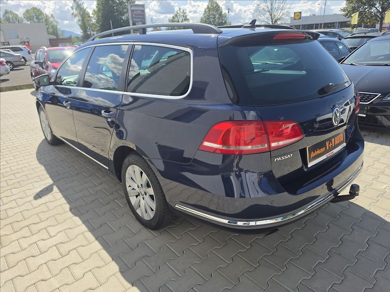 Volkswagen Passat 1,4 TSi 90KW Comfortline NAVI - fotka 8 z 45
