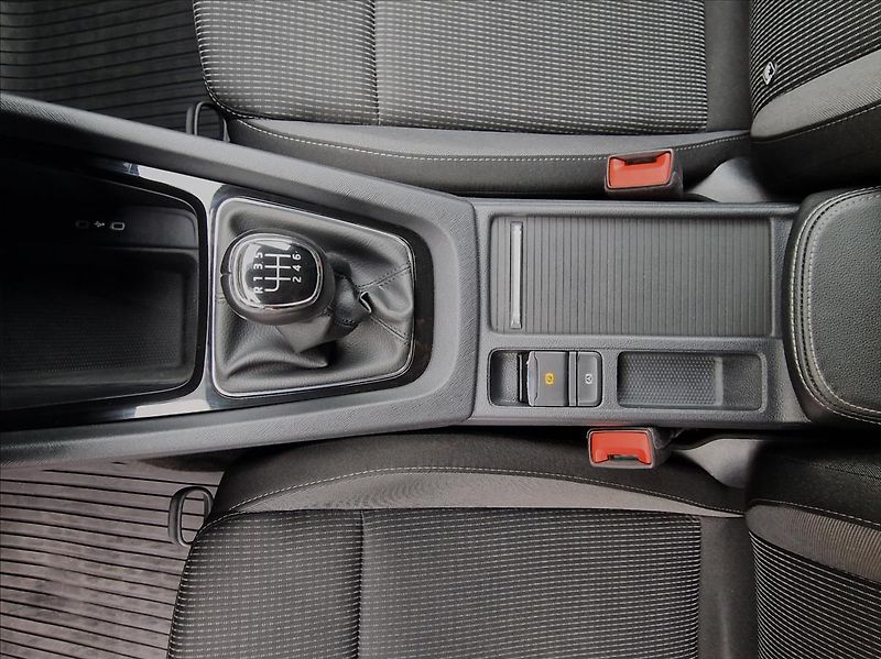 Škoda Octavia 2.0 TDI, původ ČR, 1.Majitel - fotka 36 z 50