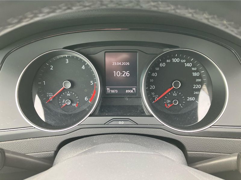 Volkswagen Passat 2.0 TDI 110 kW Business Premiu - fotka 14 z 30