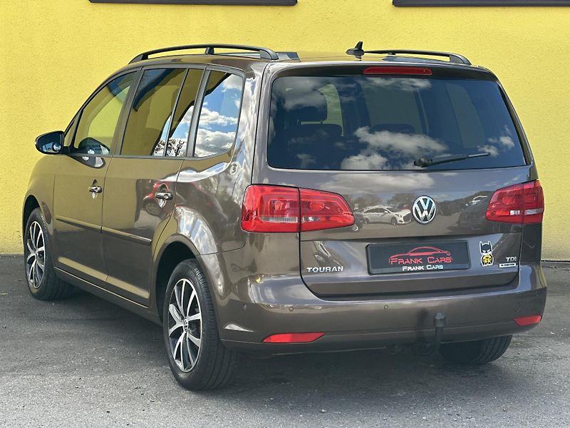 Volkswagen Touran (2015) *DSG* 1.6TDI/77kW *7.Míst *TZ  - fotka 3 z 41