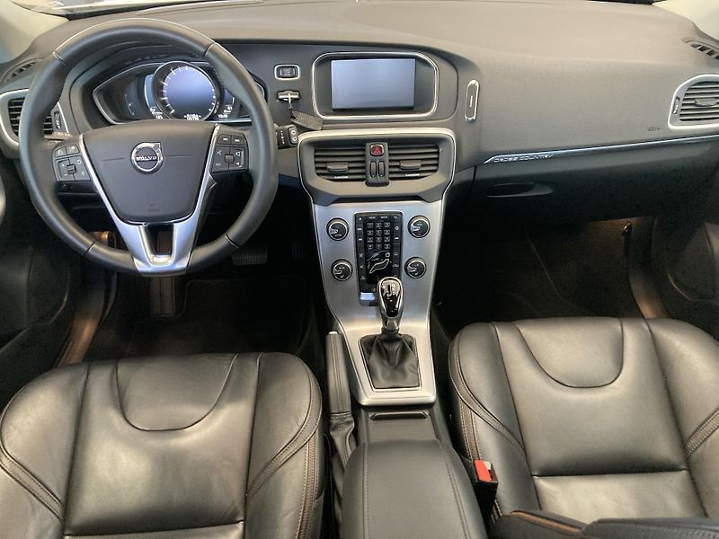 Volvo V40 CROSS COUNTRY T4  - REZERVACE - fotka 15 z 43