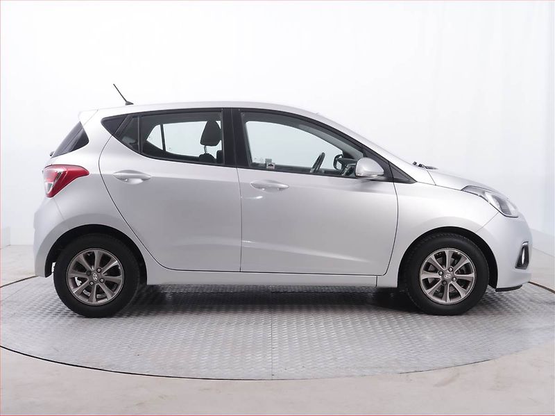 Hyundai i10 (2013) Comfort 1.0, Serv.kniha - fotka 6 z 17