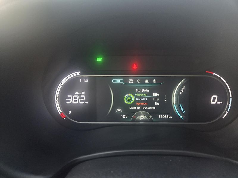 Kia e-Soul (2022) 64 kWh SoH 97,3%,Vision,DPH - fotka 31 z 41