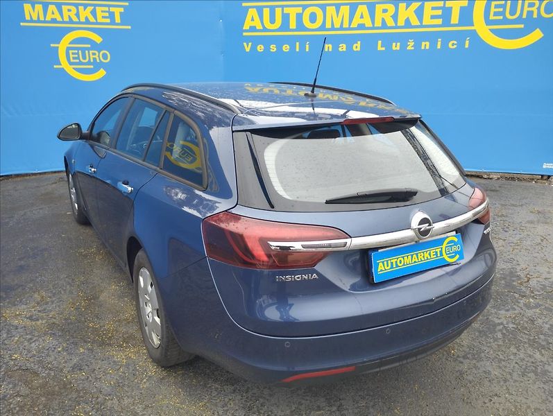Opel Insignia 2,0 CDTi 88KW - fotka 6 z 17