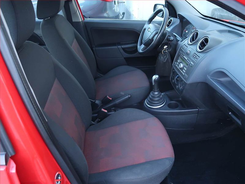 Ford Fiesta (2007) 1.4 TDCi, ČR,1.maj - fotka 9 z 14