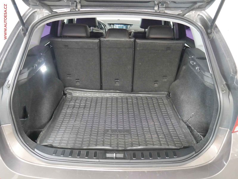 BMW X1 (2012) 2.0 d xD, Navi, xenon, kůže - fotka 7 z 21