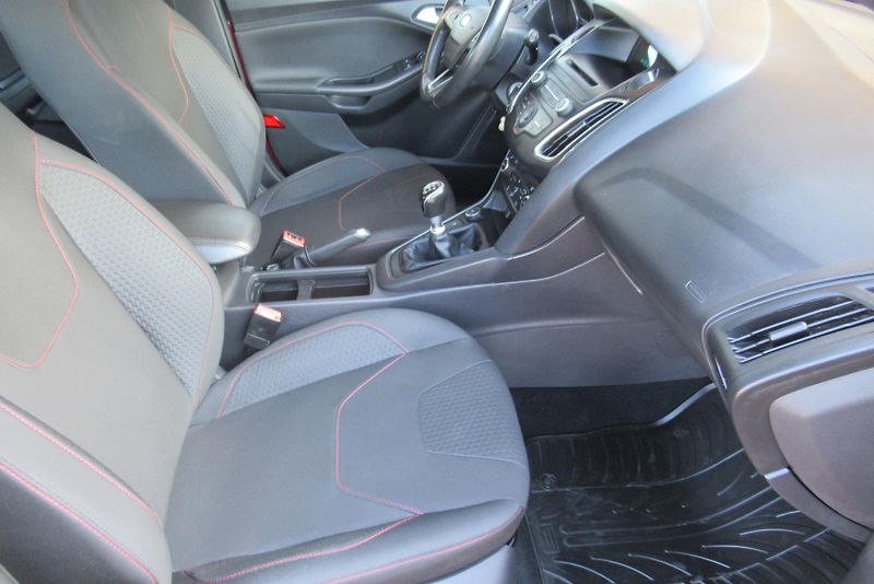 Ford Focus 1.0 92kW AUT. KLIMA  - fotka 17 z 22