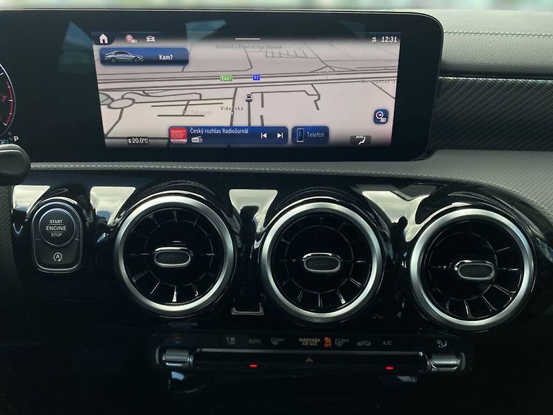 Mercedes-Benz CLA (2025) 200 - fotka 14 z 25