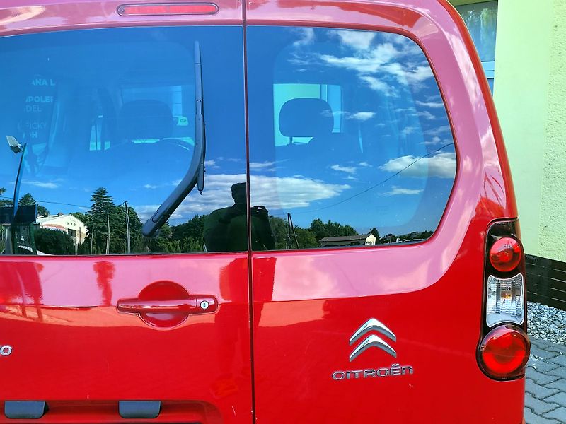 Citroën Berlingo 1,6 bHDi *SERV.KN. záruka km - fotka 31 z 31
